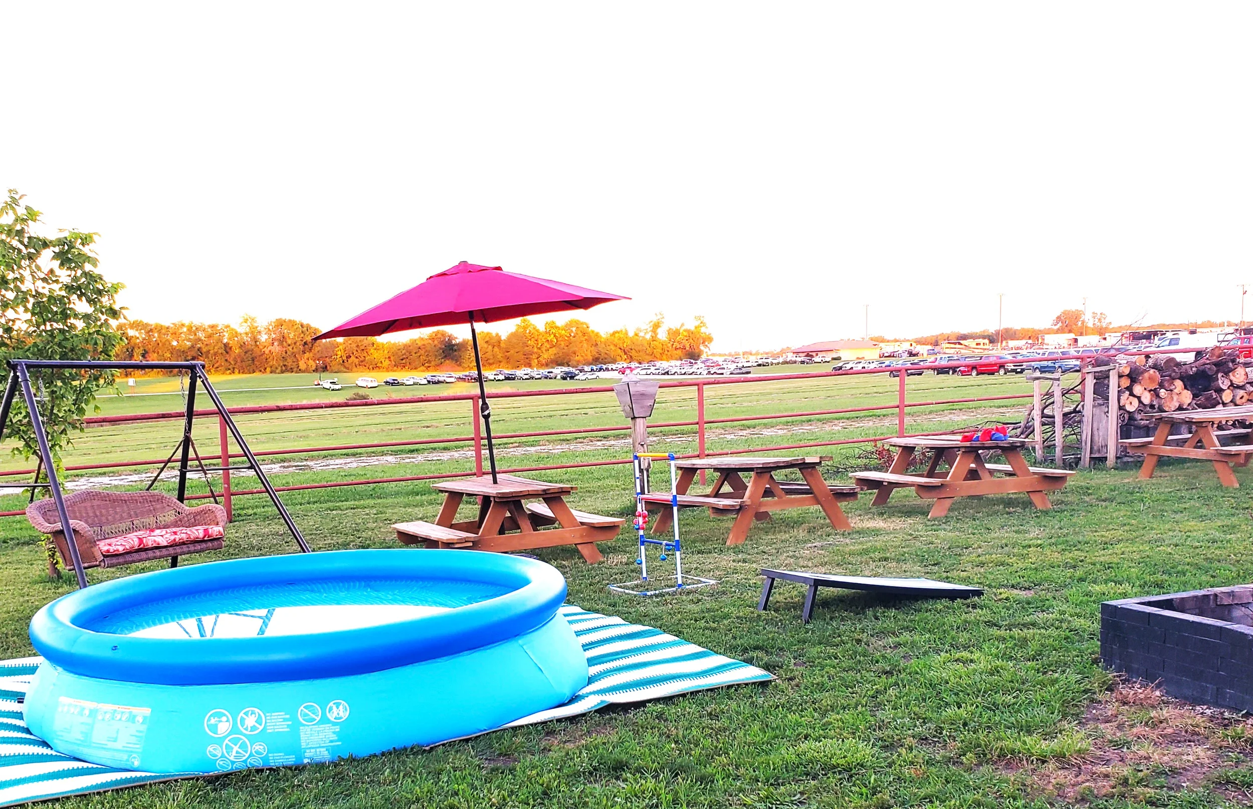 kiddie pool and games area at sidetrack rv park